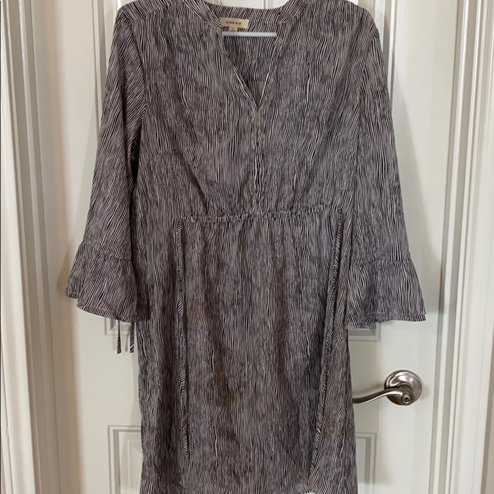 Black and white dress with 3/4 sleeves